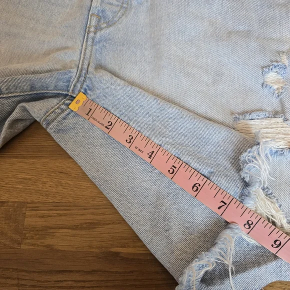 Buckle Levi's Premium 501 '90s Short In Yesterdays News Light Wash 29 - Picture 12 of 13